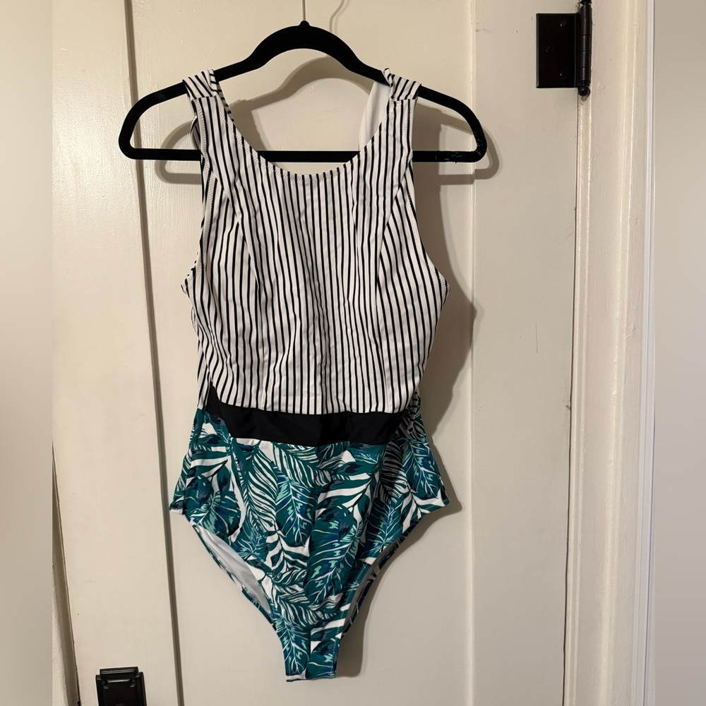Cupshe one piece swimsuit - Size XXL